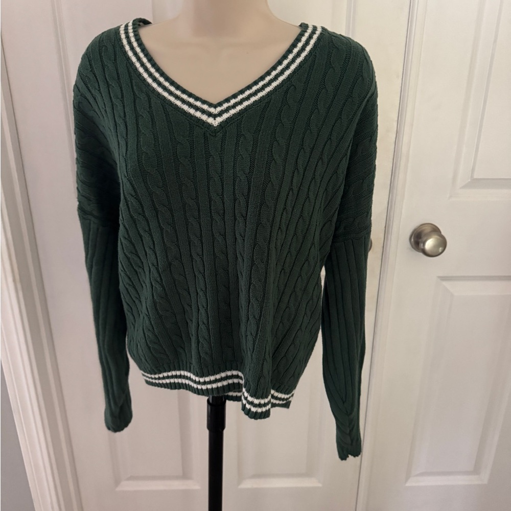 Hollister Medium Green V neck Cable knit cotton sweater Ladies